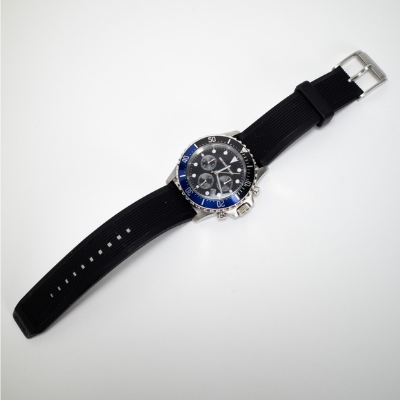 Michael Kors Everest Silicone Navy Black Watch MK8365 - Picture 2 of 13